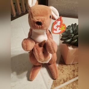 Beanie Baby, 1996, Brown Kangaroo Plush Toy